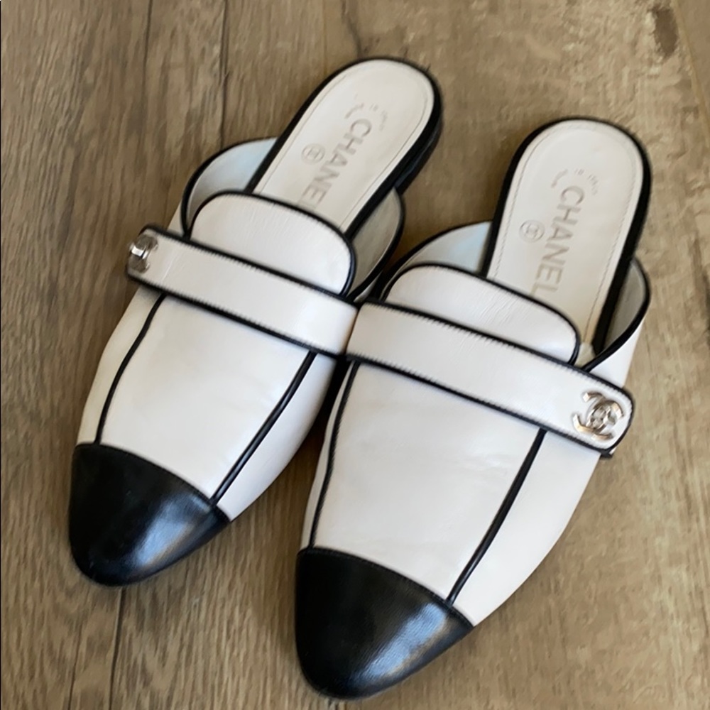 Shoes - Picture 2 of 4